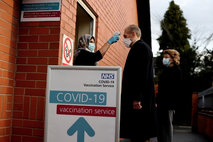 英国超13万人已接种疫苗　圣诞节可适当团聚