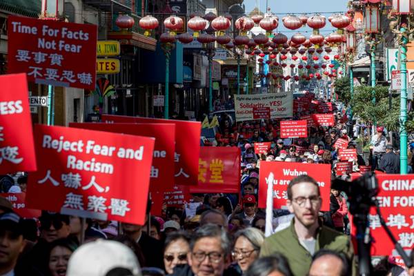 美国唐人街一度沦为“鬼城”，正挣扎自救