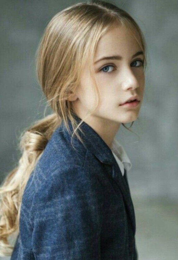 世界最美女孩长大了俄罗斯精致冷艳童模marta