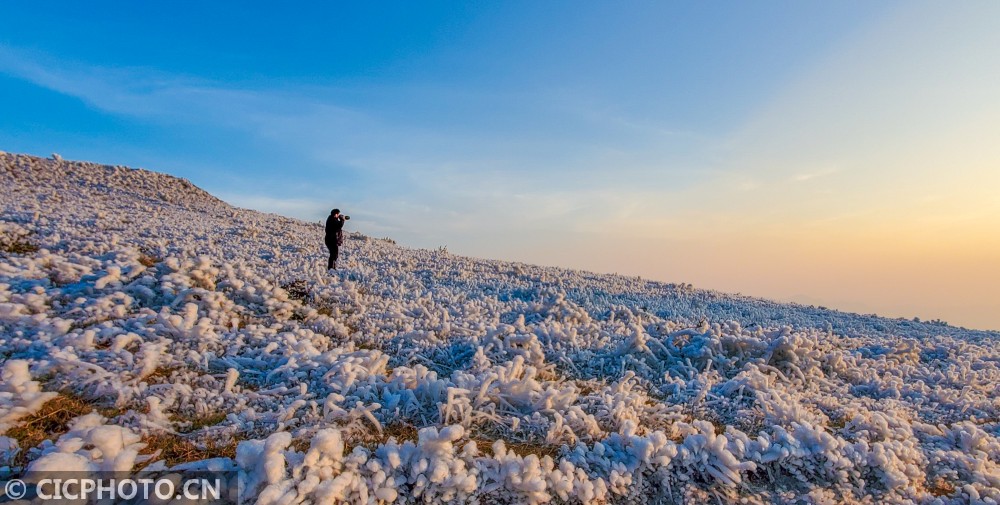 湖南常宁：高山雪景如画