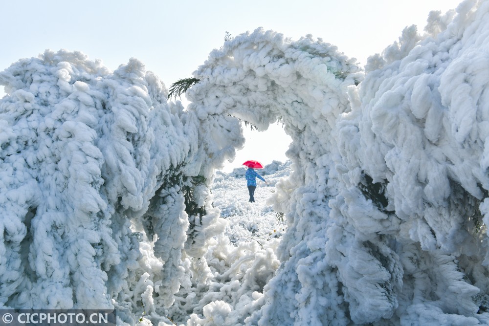 湖南常宁：高山雪景如画