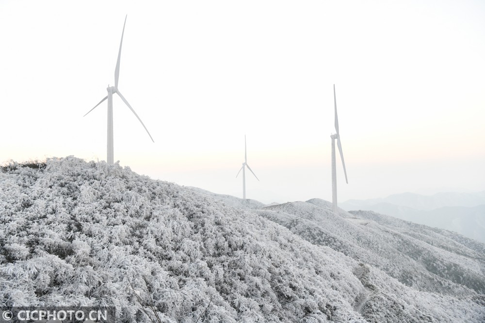 湖南常宁：高山雪景如画