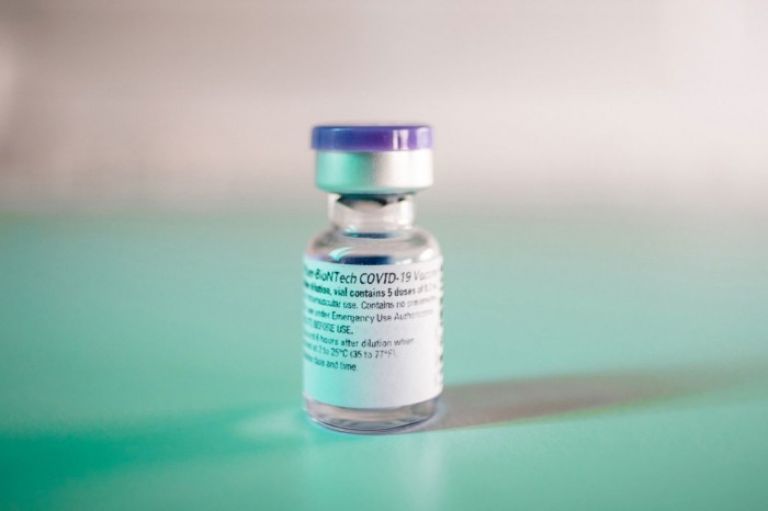 加拿大宣布调整新冠疫苗接种方案：尽快为更多的人接种首剂