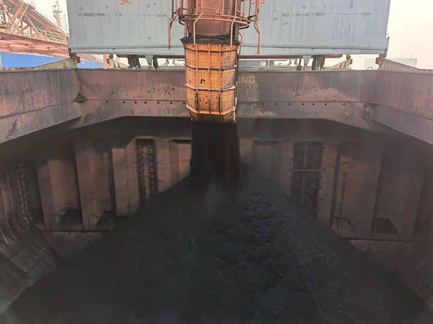 实地探访中国煤运第一大港：每小时运煤8000吨、年吞吐量超2亿吨