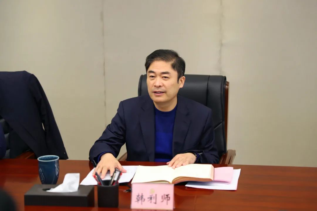 区委书记韩伟会见巴夫洛投资管理有限公司客人