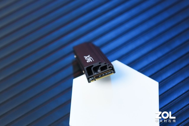 威刚XPG S70 PCIe4.0旗舰固态硬盘评测：天下谁能不识君