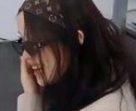 20岁欧阳娜娜胖到认不出，参加时尚节目不带衣服、没有礼貌被网友吐槽