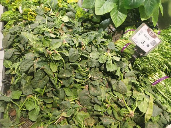 Air temperature falls chili of dish price spread is become " parvenu " price of screw any of several hot spice plants already amounted to every jins 15.8 yuan