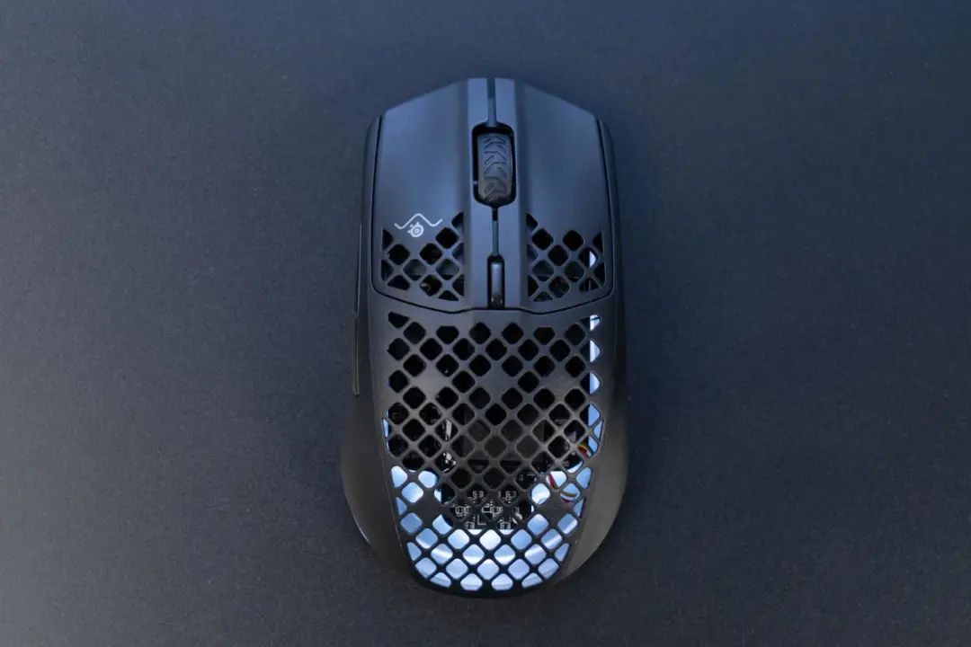 当下正流行,轻量化无线游戏鼠标代表作登场!赛睿Aerox 3 Wireless体验