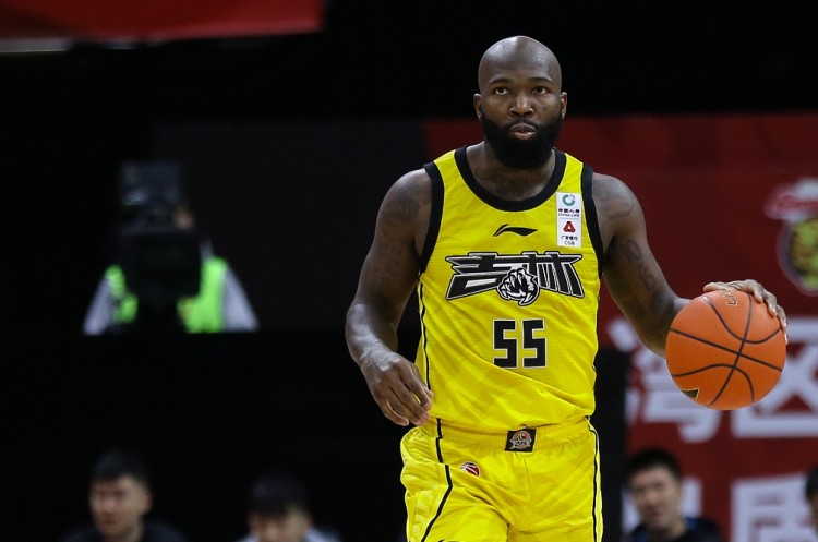 超神一击！多米尼克-琼斯极限三分打板压哨绝杀广东