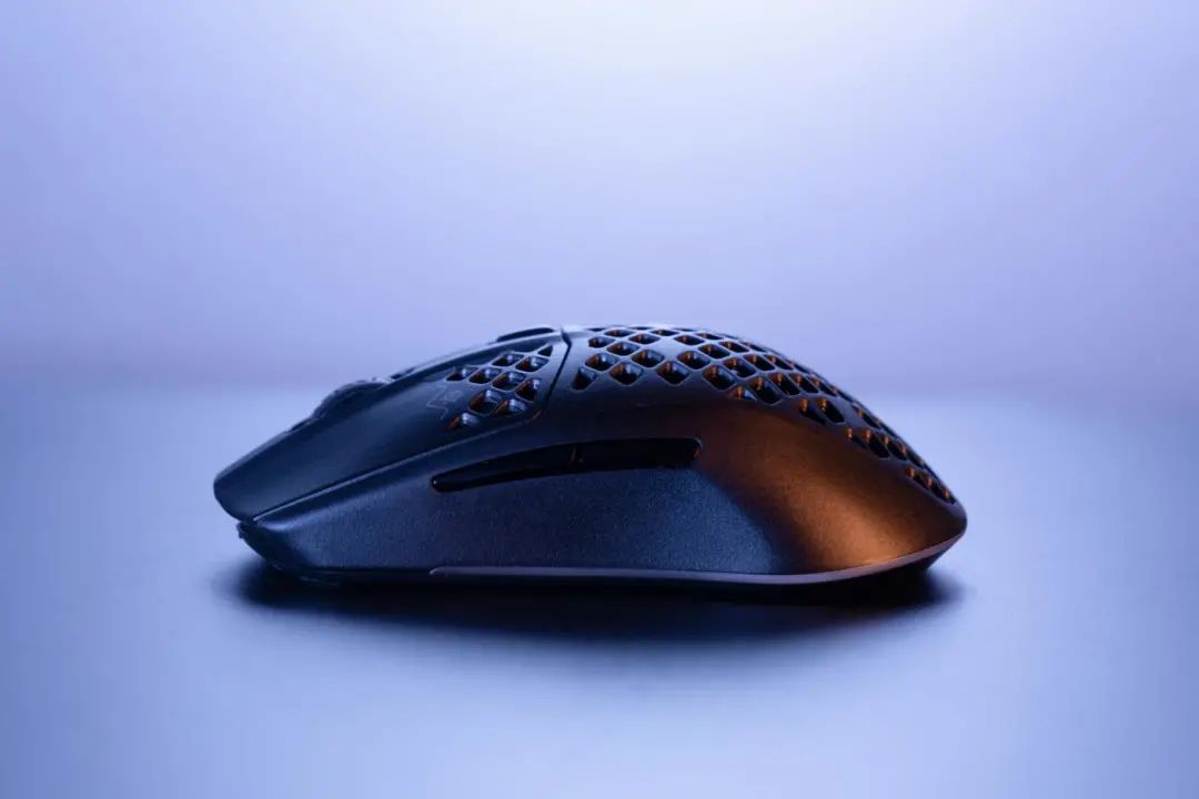 57克畅快射击体验!赛睿Aerox 3超轻游戏鼠标评测