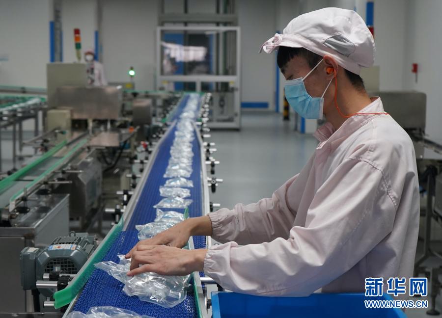 石家庄：医药医疗设备企业防疫物资生产忙