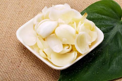 普通人平時如何養肺？ 4種食物給肺�洗個澡�