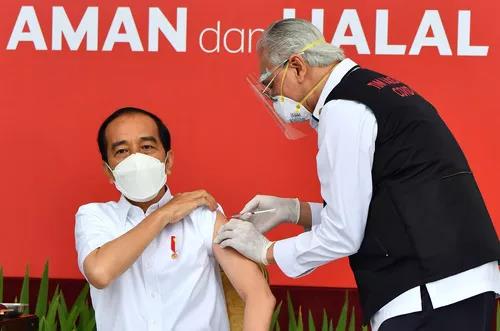 印尼總統佐科對全國直播接種中國新冠疫苗