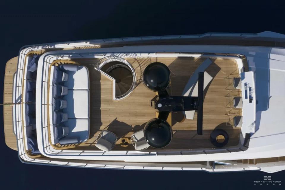 移動的藝術——法拉帝天梭30定制游艇