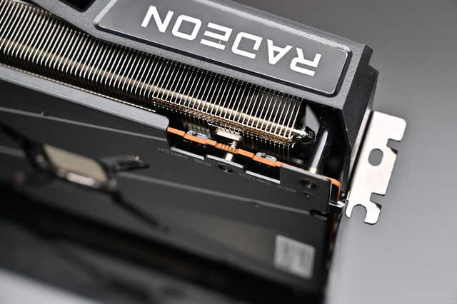 迪兰RX6800 XT 16G X战神评测：性能不俗，未来可期