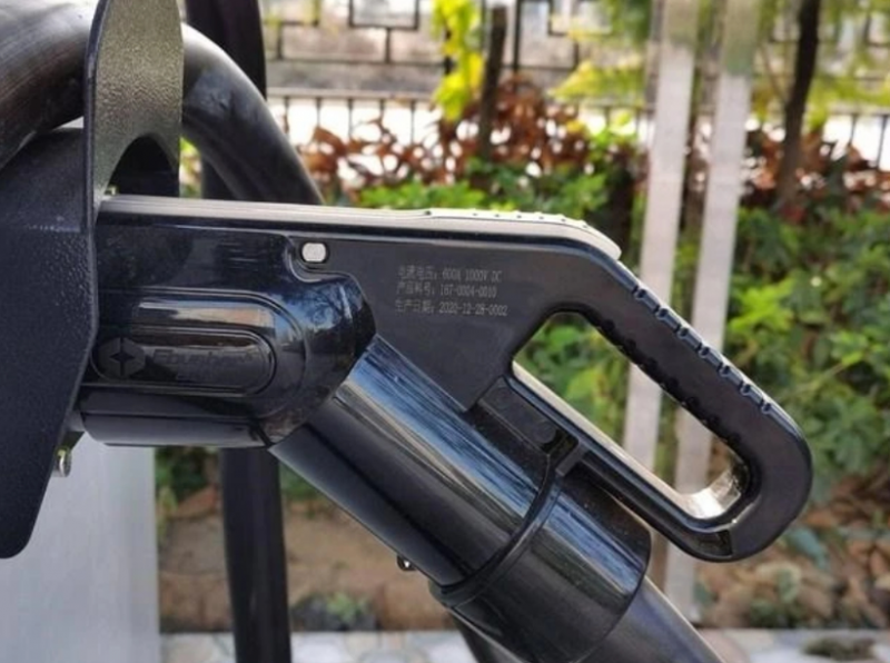 廣汽埃安超級快充樁曝光：功率可達600kW