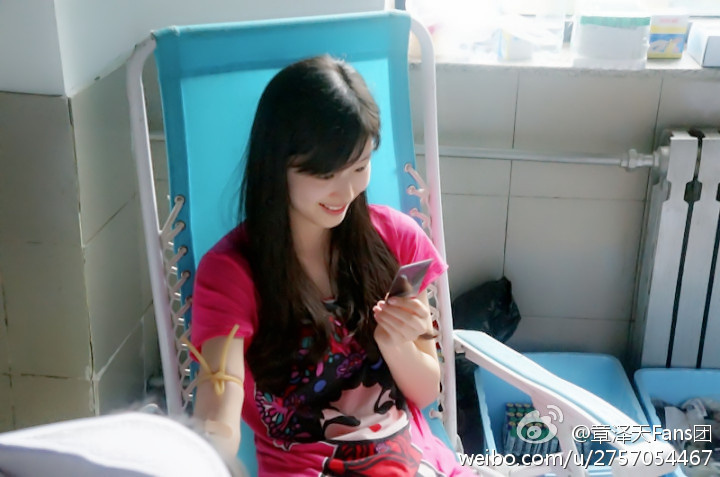 旧照|章泽天献血旧照曝光十分甜美可爱