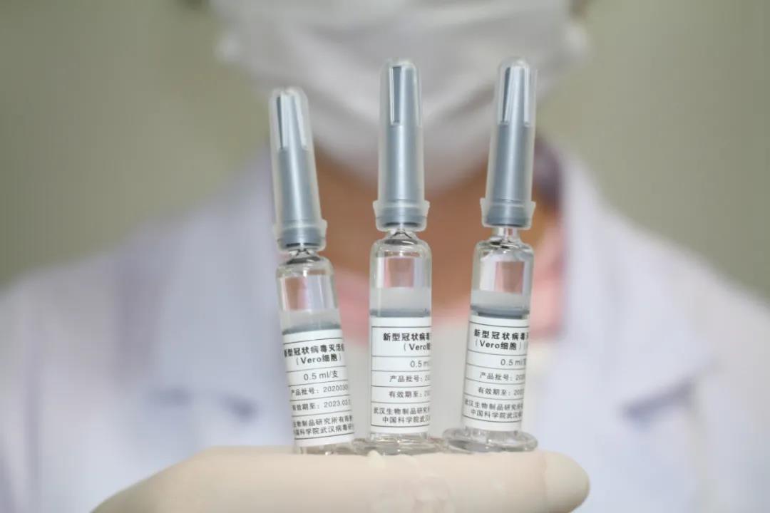 中國新冠疫苗安全嗎？ 有效嗎？ 夠用嗎？ 最早以身試藥的權威專家回應公眾關切