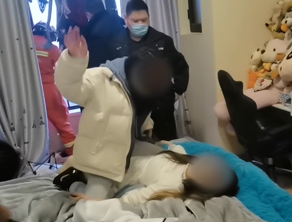 救下|女子轻生被救下后遭闺蜜打耳光 背后原因让人感动