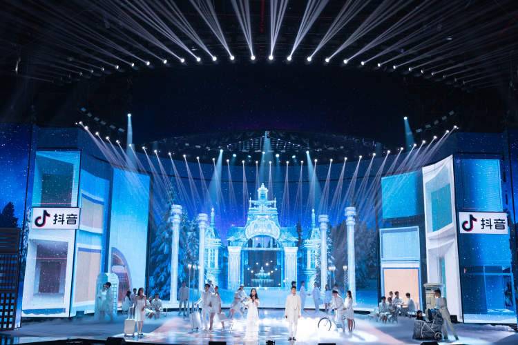 Off year night, 4 stage spring arrive late tonight! 91 years old of Yuan Longping and group of day of cross paddy scientific research also came