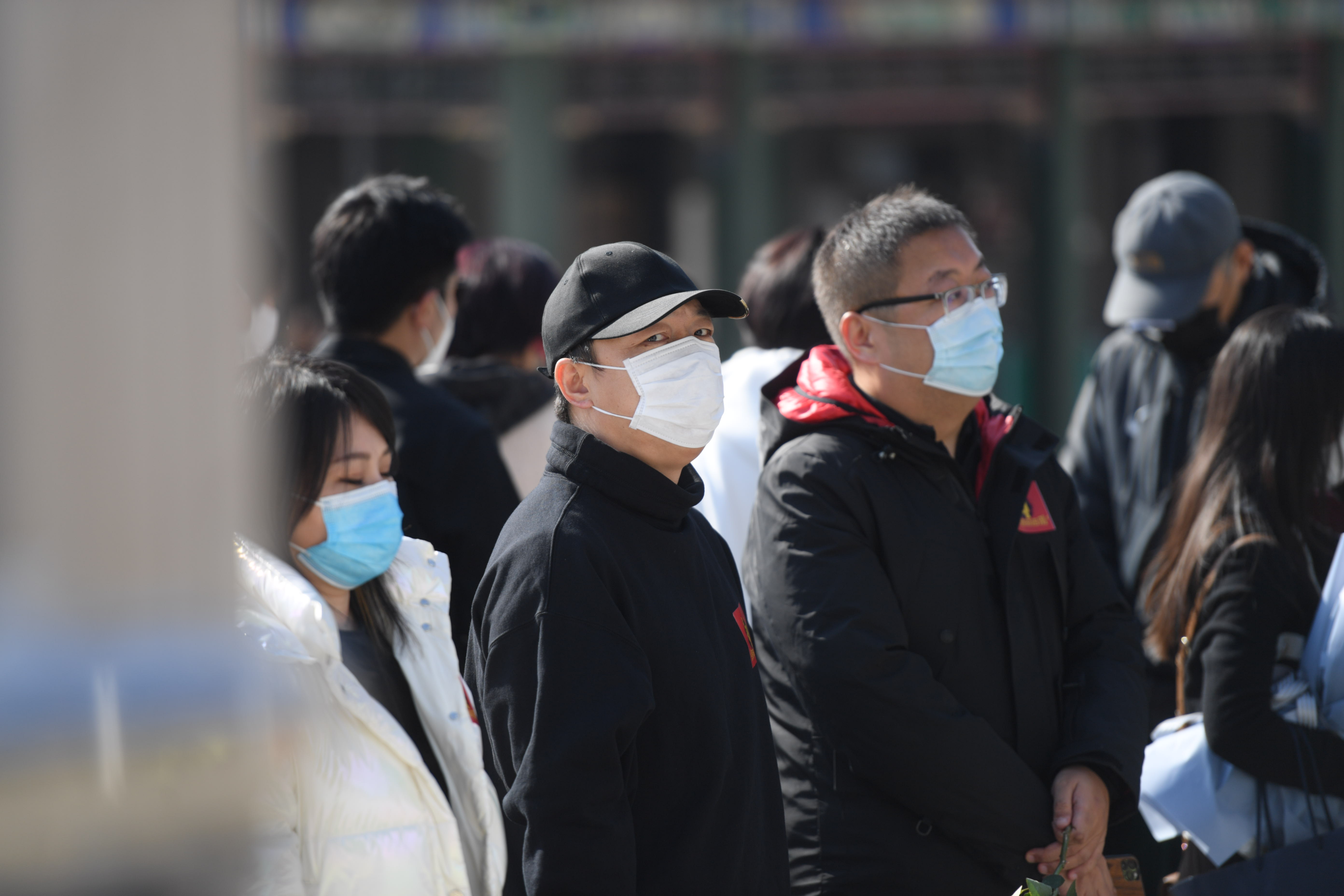 Zhao Yingjun leaves furnish toward the spot before the person such as the modest tall fir that the ceremony holds Chen Saicheng Xue in Beijing " guitar " wreath