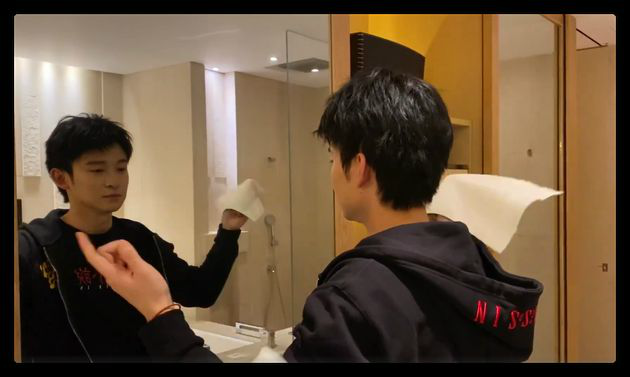 Pass on thin silk hits Dong Zijian to Yang Mi to record video to apologize: I am sorry