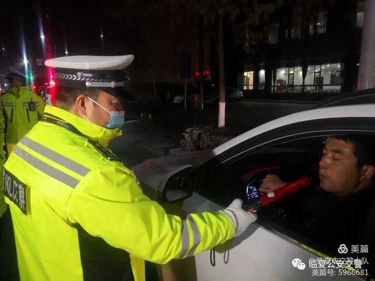 【平安春运 交警同行】临夏公安交警严查酒驾 为平安春运保驾护航