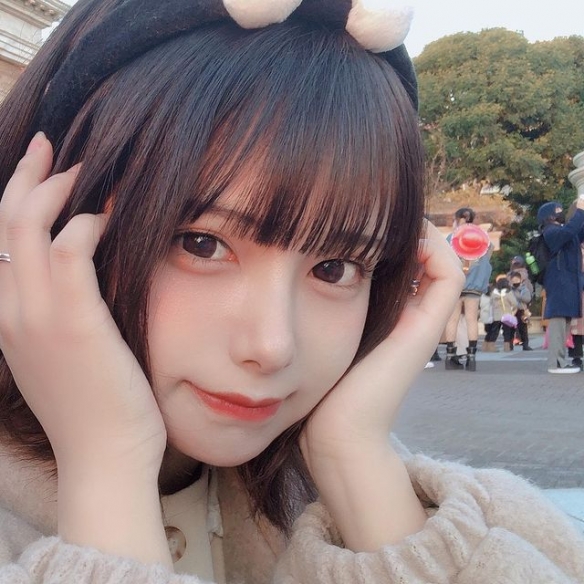 混血短发萝莉！宫崎あみさ身穿制服萌萌大眼直击心脏