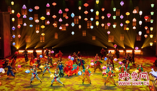 《穿越德化街》大年初一公益首演 让群众感受郑州的温暖和大爱