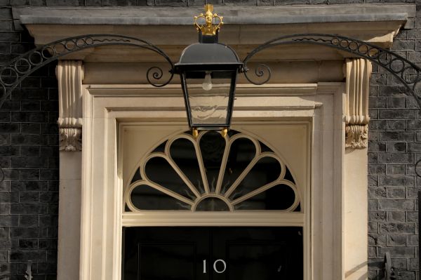 ��ý��Ӣ���ڶԻ���ϵ�ϡ����һ���