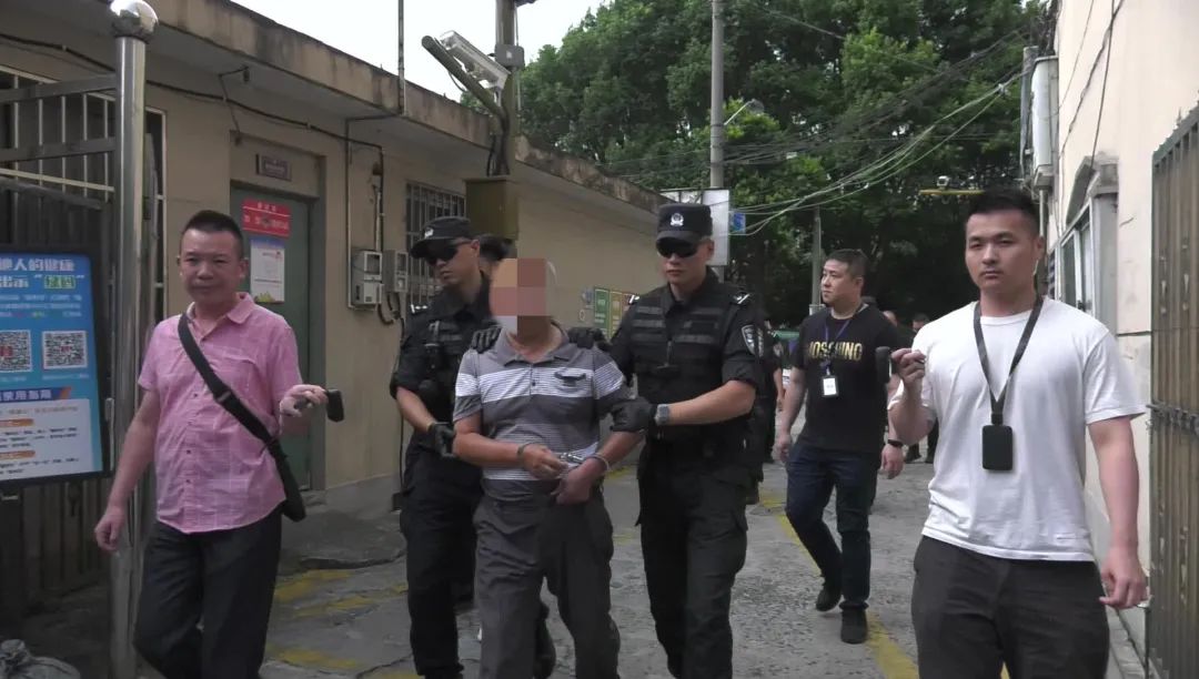 上海一猪肉摊老板杀人分尸，23年后被抓！松江冰柜藏尸案终于告破