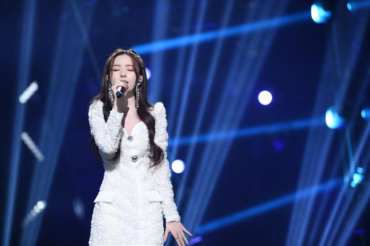 Ding Tai    and old eminent Xuan after all who rancorred who? Have a person to cry? Hot search goes up at the beginning of this month " renown occasion " announce real features tonight