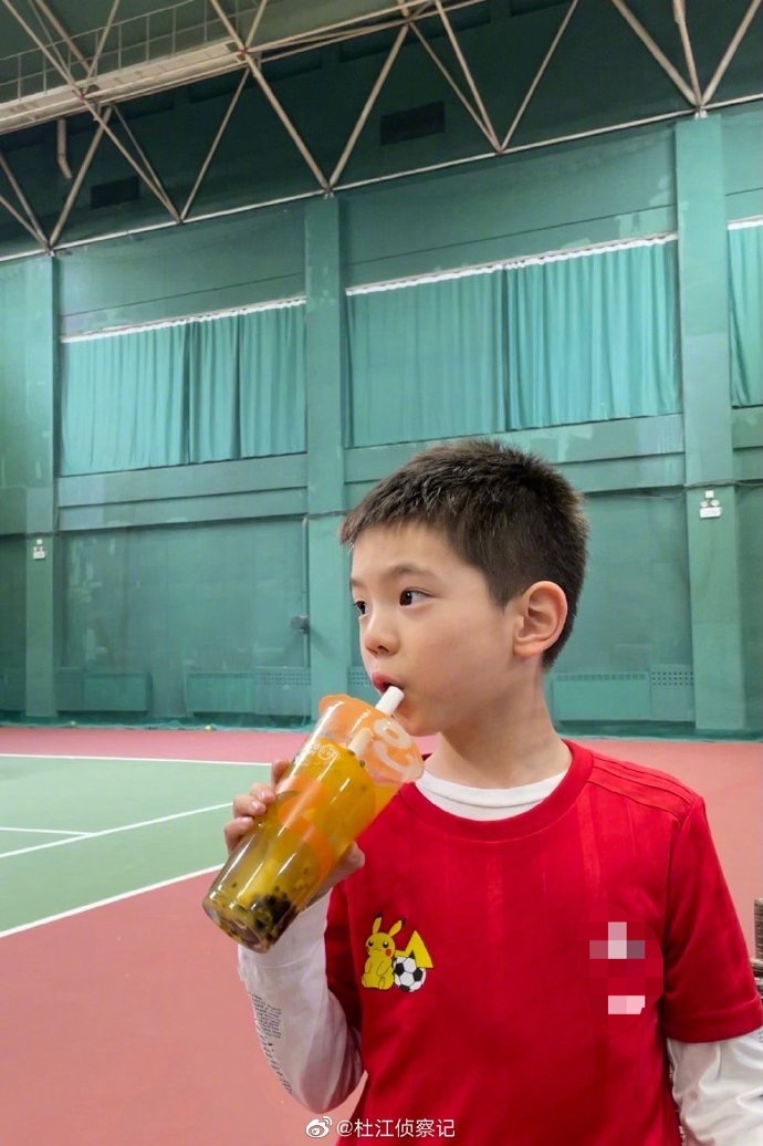 杜江晒儿子照片称“小李现”，网友打趣：你儿子像李现？这不应该……