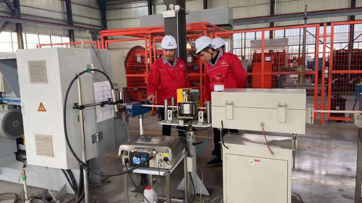 #浙江人有多拼#「17岁，炸猪皮起家，年赚百万；30岁，干腻了，转个行，又赚了几个亿」