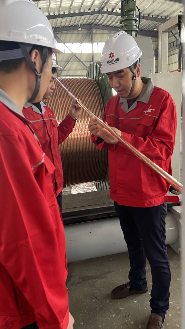 #浙江人有多拼#「17岁，炸猪皮起家，年赚百万；30岁，干腻了，转个行，又赚了几个亿」