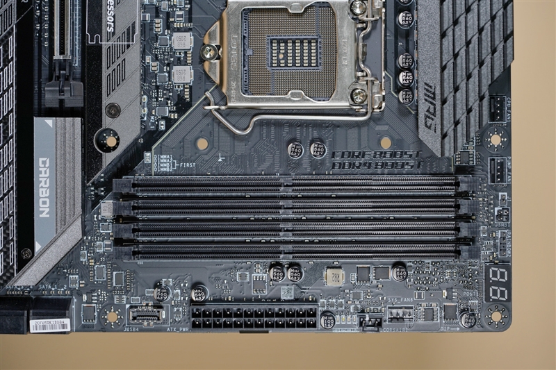 史上最猛的暗黑板！微星MPG Z590 GAMING CARBON WIFI主板评测