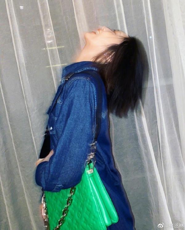 本季浪姐代言人？杨丞琳业务满分双商在线，出道21年事业心超强