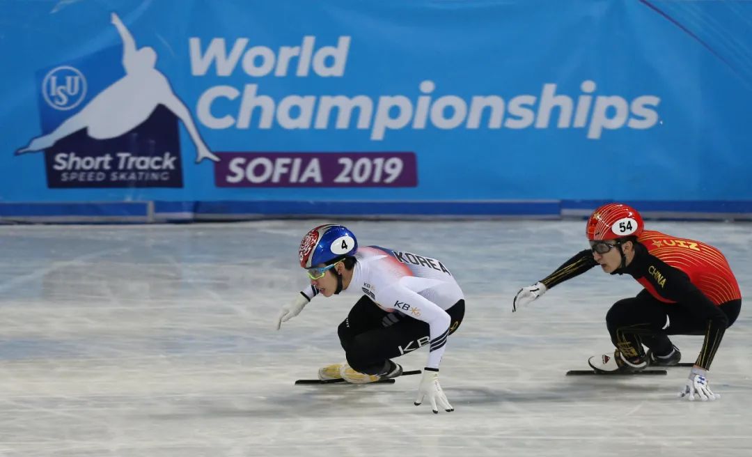 Why does new fighting spirit of sport foreign citizen of Chinese origin choose China? 