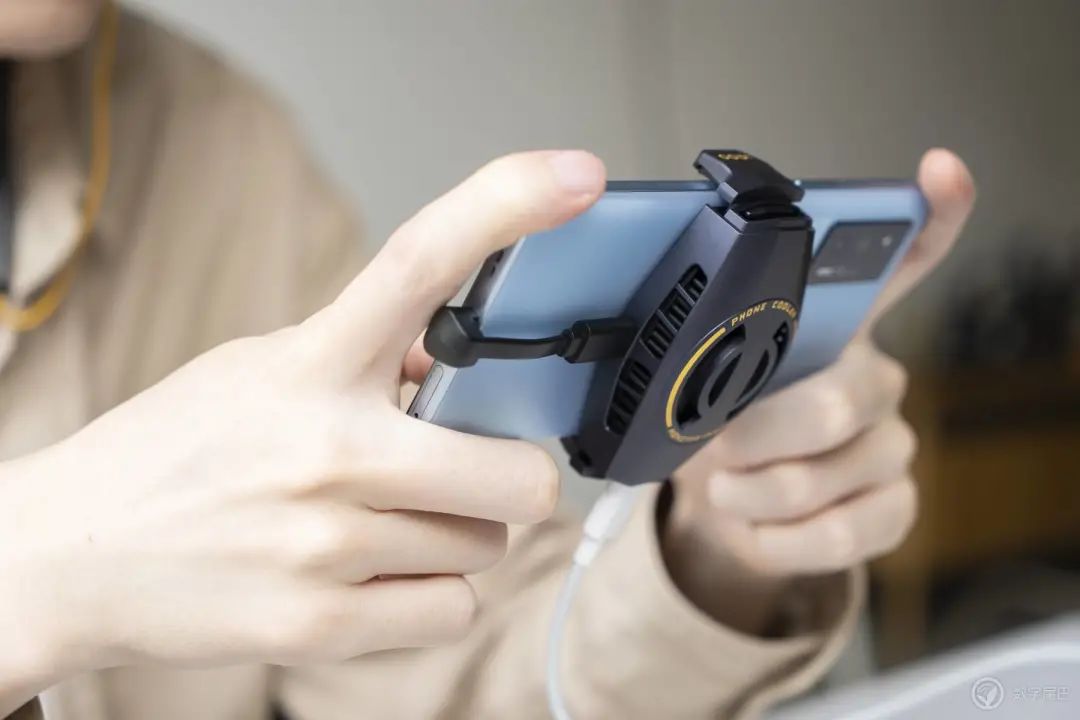 Vogue + naval vessel experiences Shuang Xinqi of electric contest IQOO Neo5