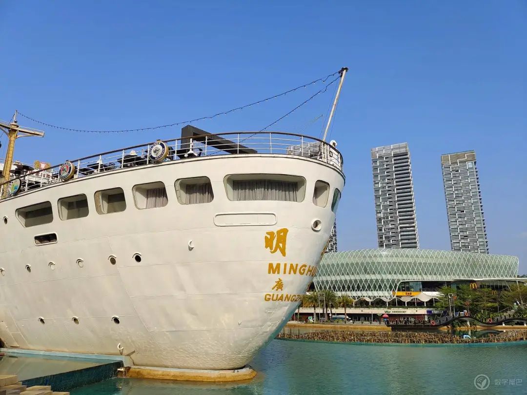 Vogue + naval vessel experiences Shuang Xinqi of electric contest IQOO Neo5