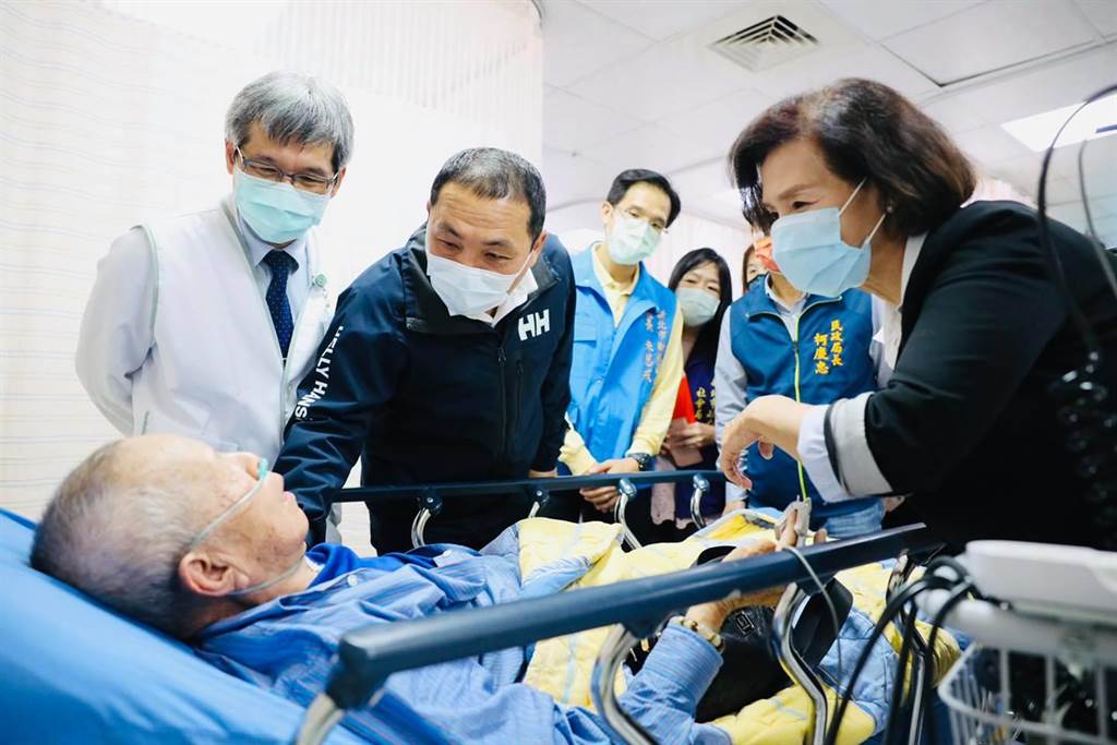 台灣蘇花公路釀車禍慘劇侯友宜探視傷者