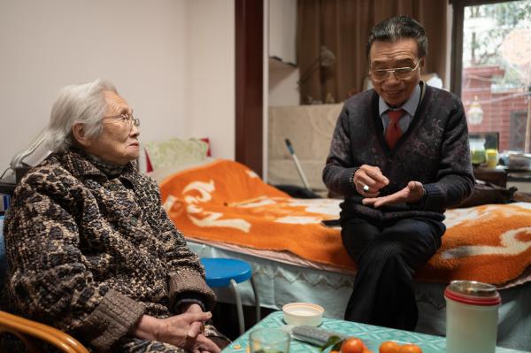 104岁的“炒股奶奶”成为上海最高龄股民，她穿越牛熊的哲学竟如此简单