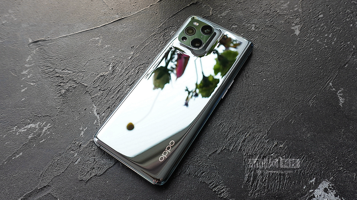 OPPO Find X3 opens box: Of lens black match colors " impossible curved surface "