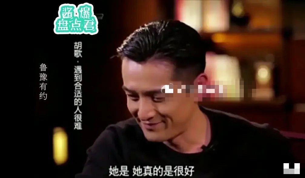 43岁薛佳凝公开出席活动，脸部拉垮，怼脸镜头显憔悴