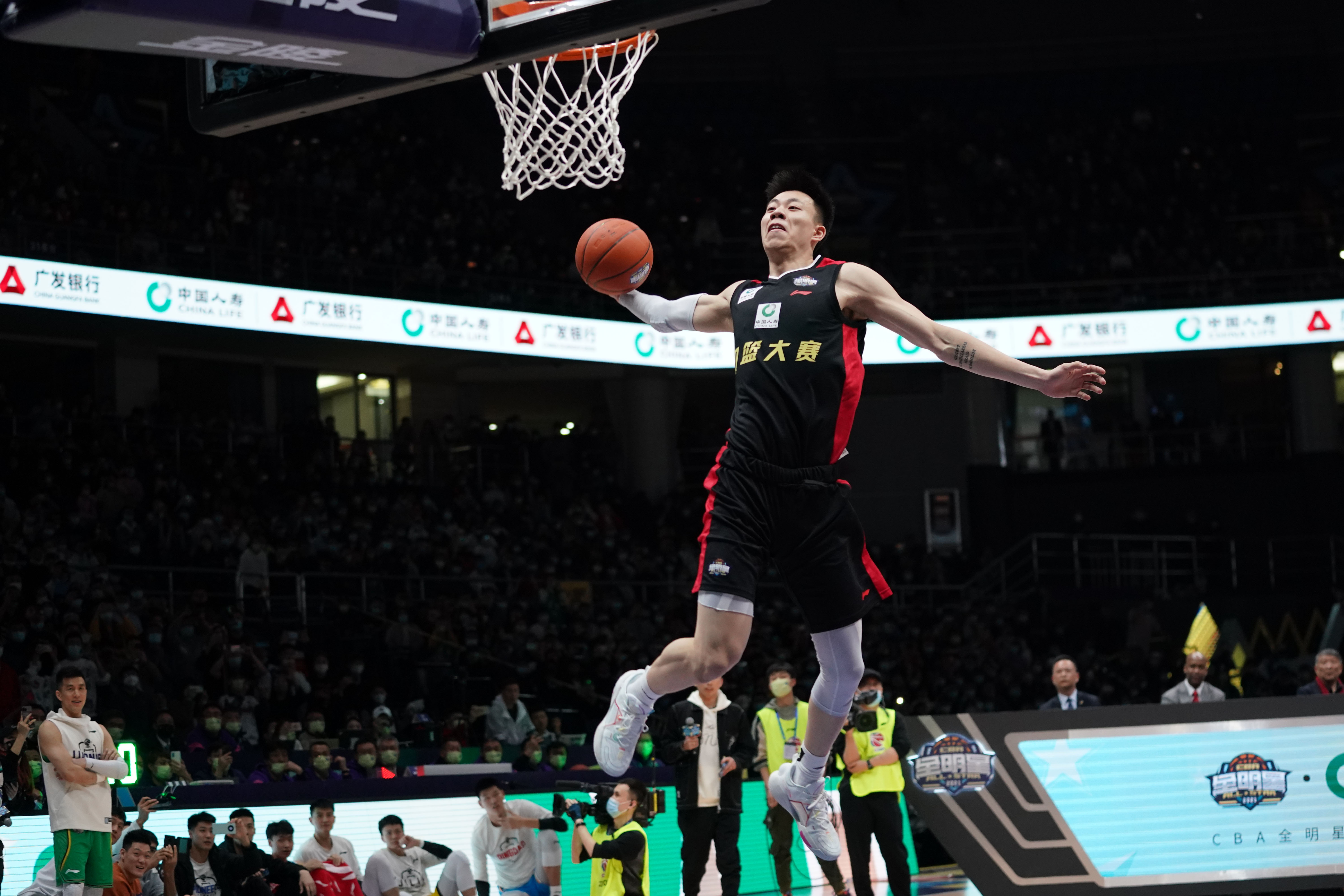 Basketball -- contest of CBA complete star: Zhang Zhenlin wins championship of the contest that buckle basket