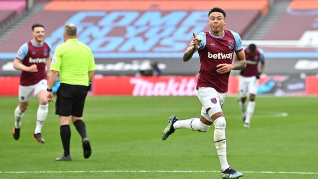 英超-林加德传射拉卡造两球 阿森纳连扳三球3-