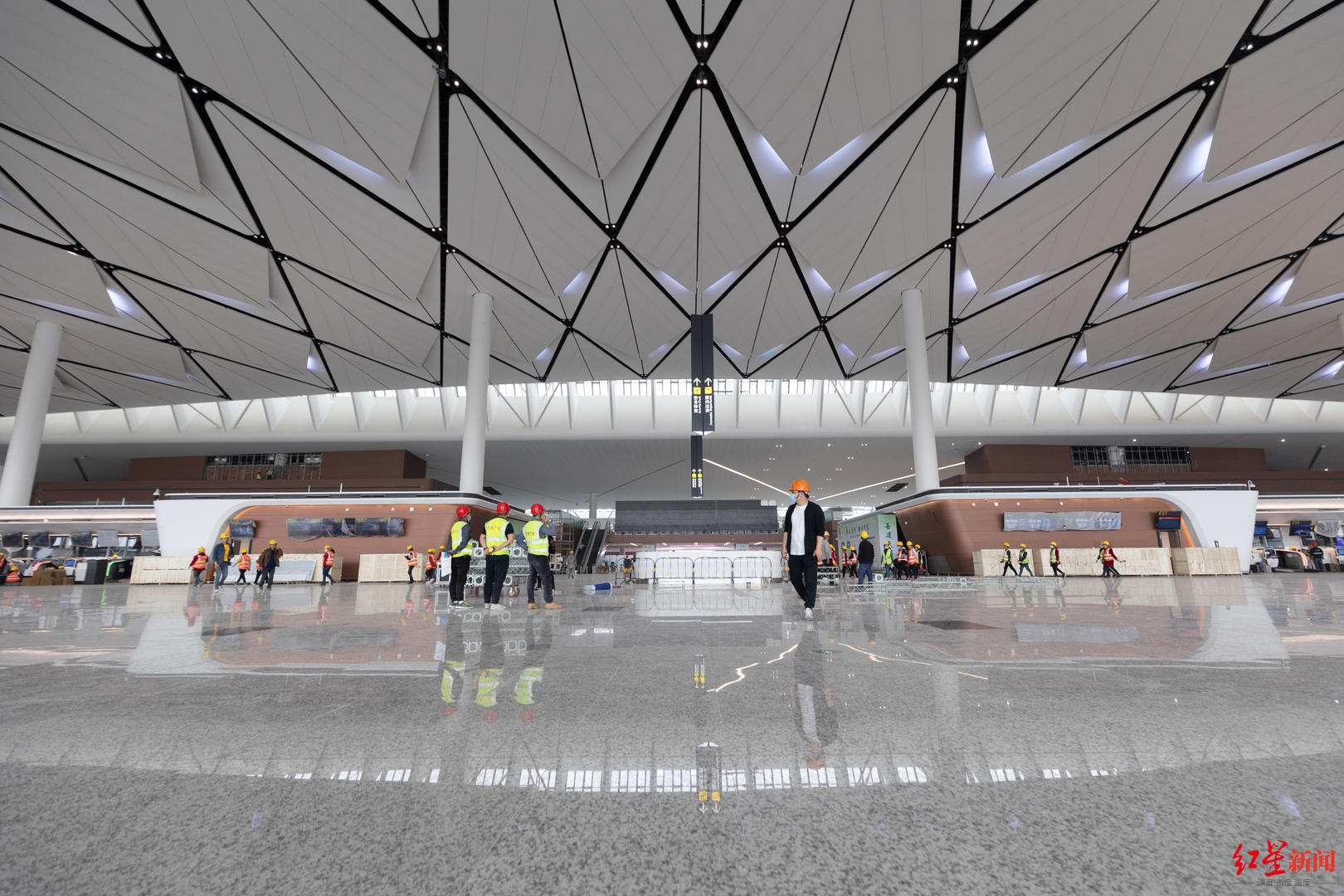 成都新机场T1航站楼预计3月底竣工验收，内部装饰提前曝光|航站楼|天府|新机场_新浪新闻