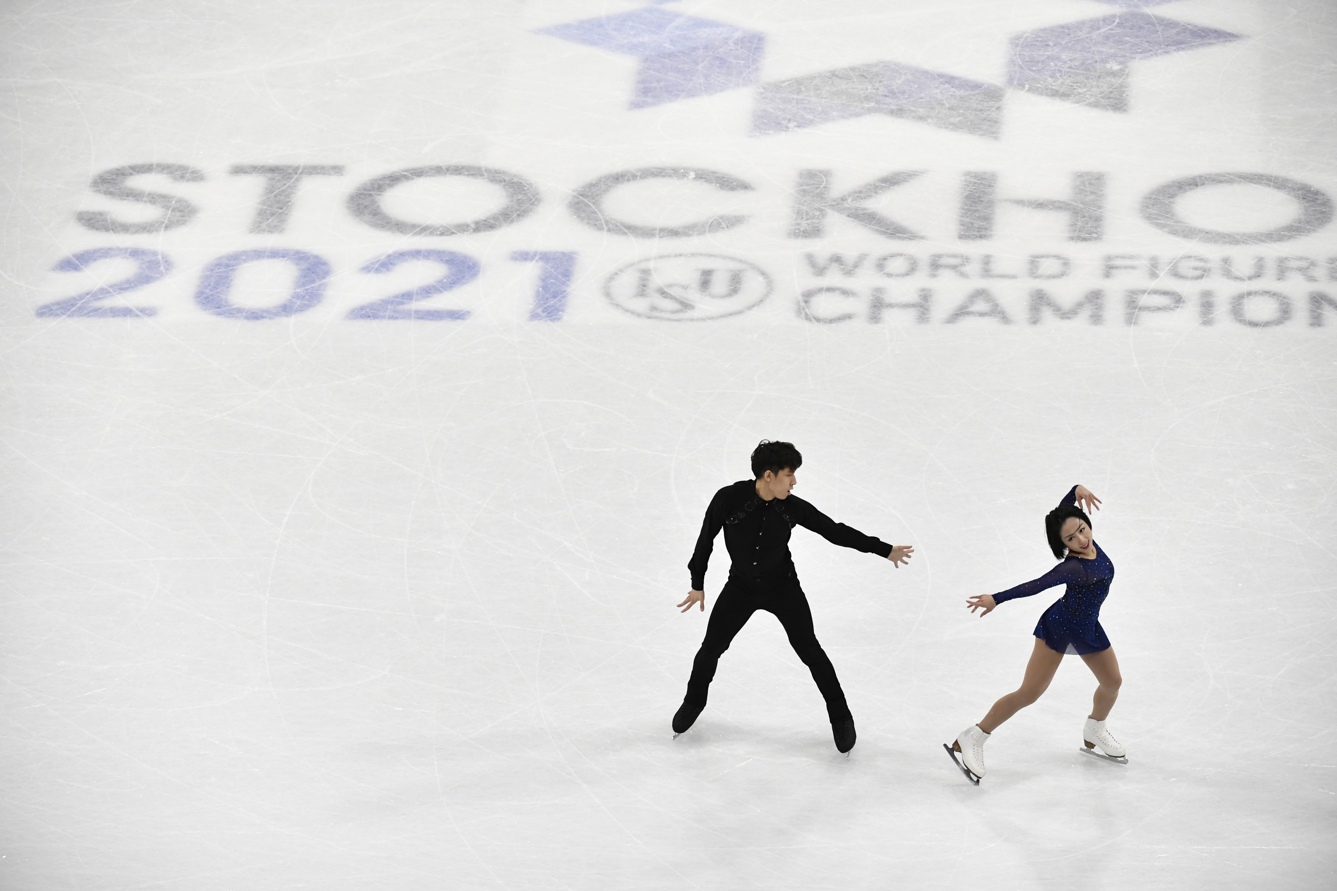 Figure skating -- contest of world bright and beautiful: Sui Wenjing / Han Cong obtains two-men Hua Yajun