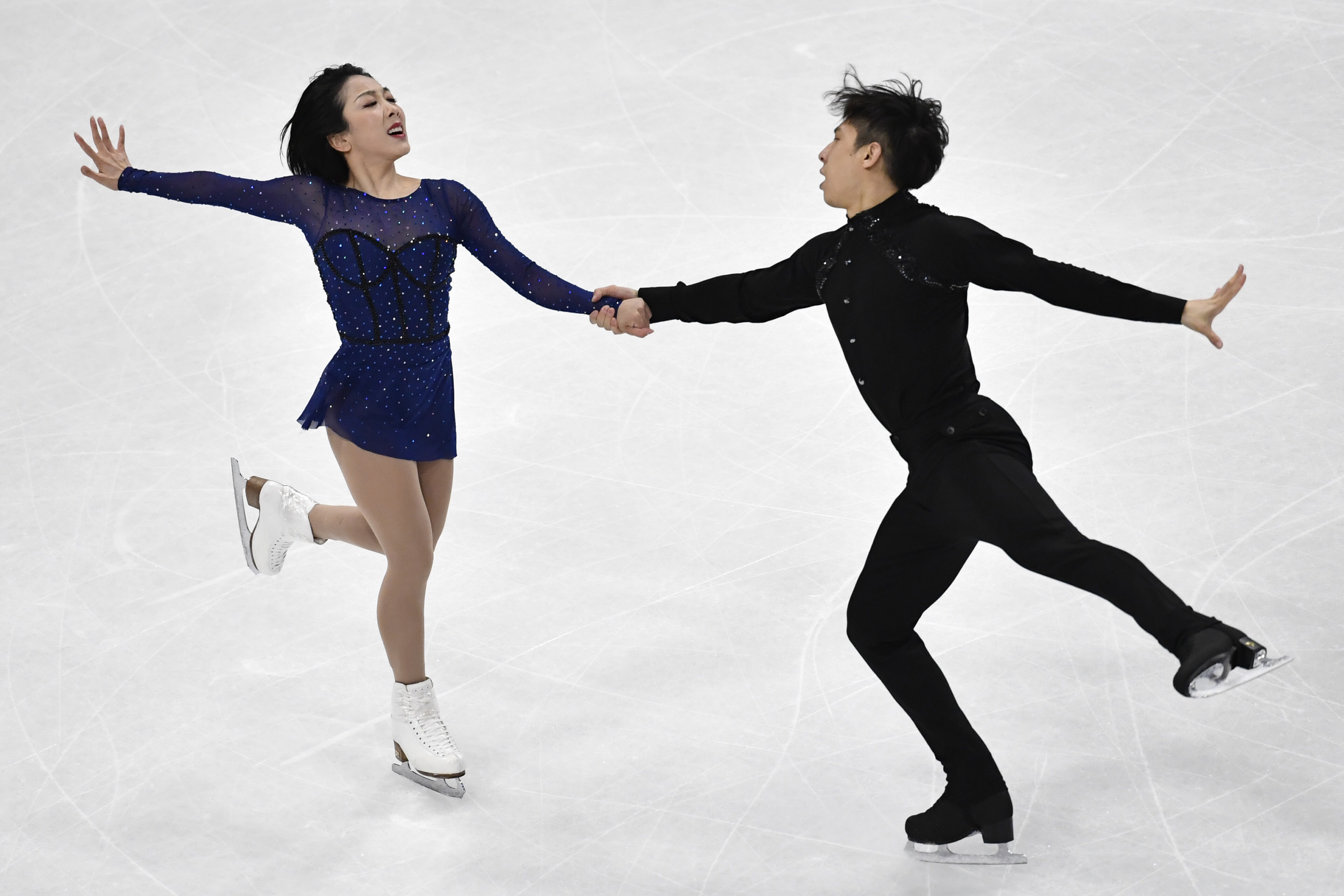 Figure skating -- contest of world bright and beautiful: Sui Wenjing / Han Cong obtains two-men Hua Yajun